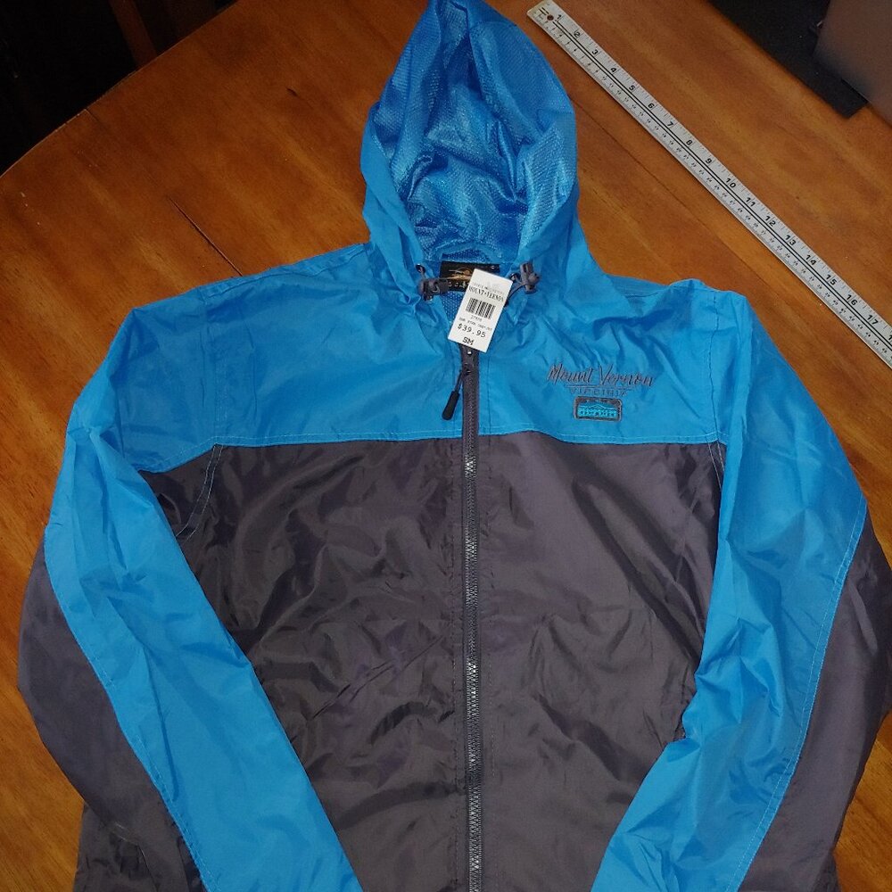 Mount Vernon  George Washington Embroidered Lightweight windbreaker / mesh Large